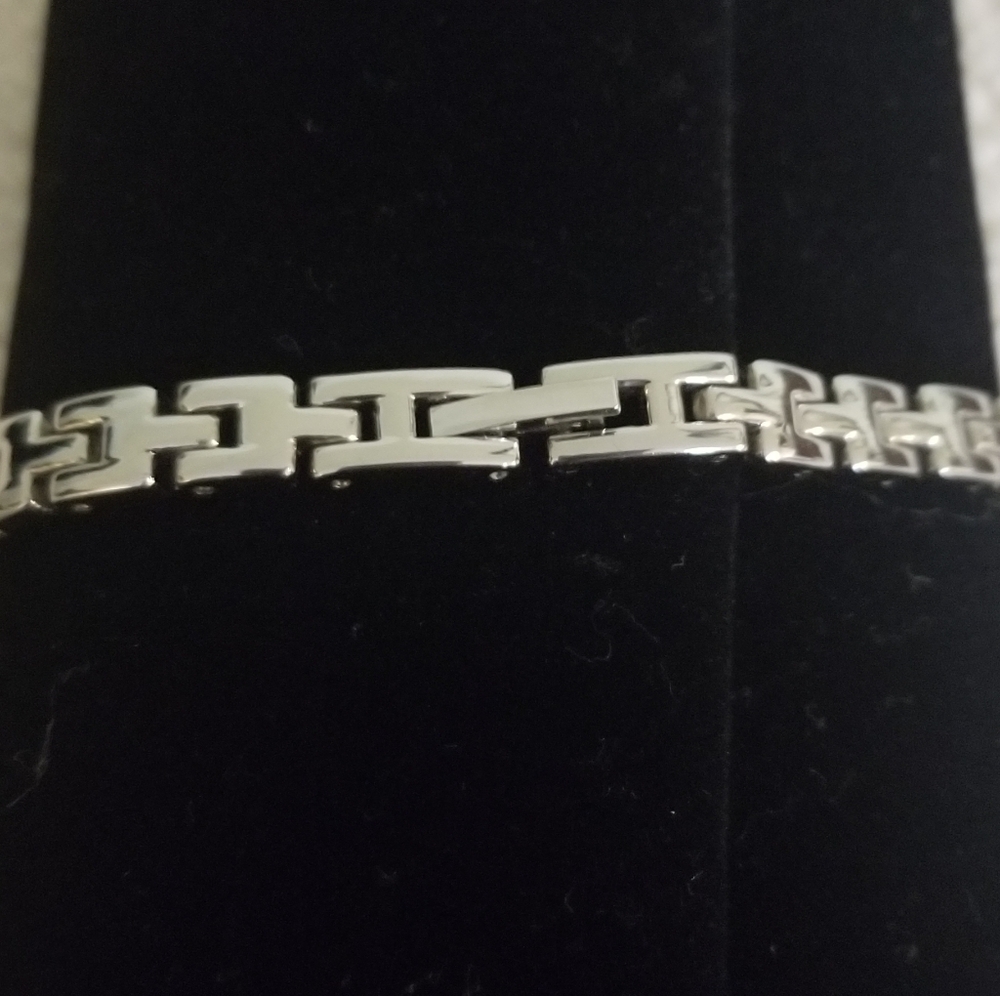 Unisex Silver Link Bracelet With A Decorative Bar Set In Cubic Zirconia Stones - Picture 2 of 5